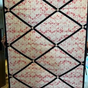 Decorative fabric board.